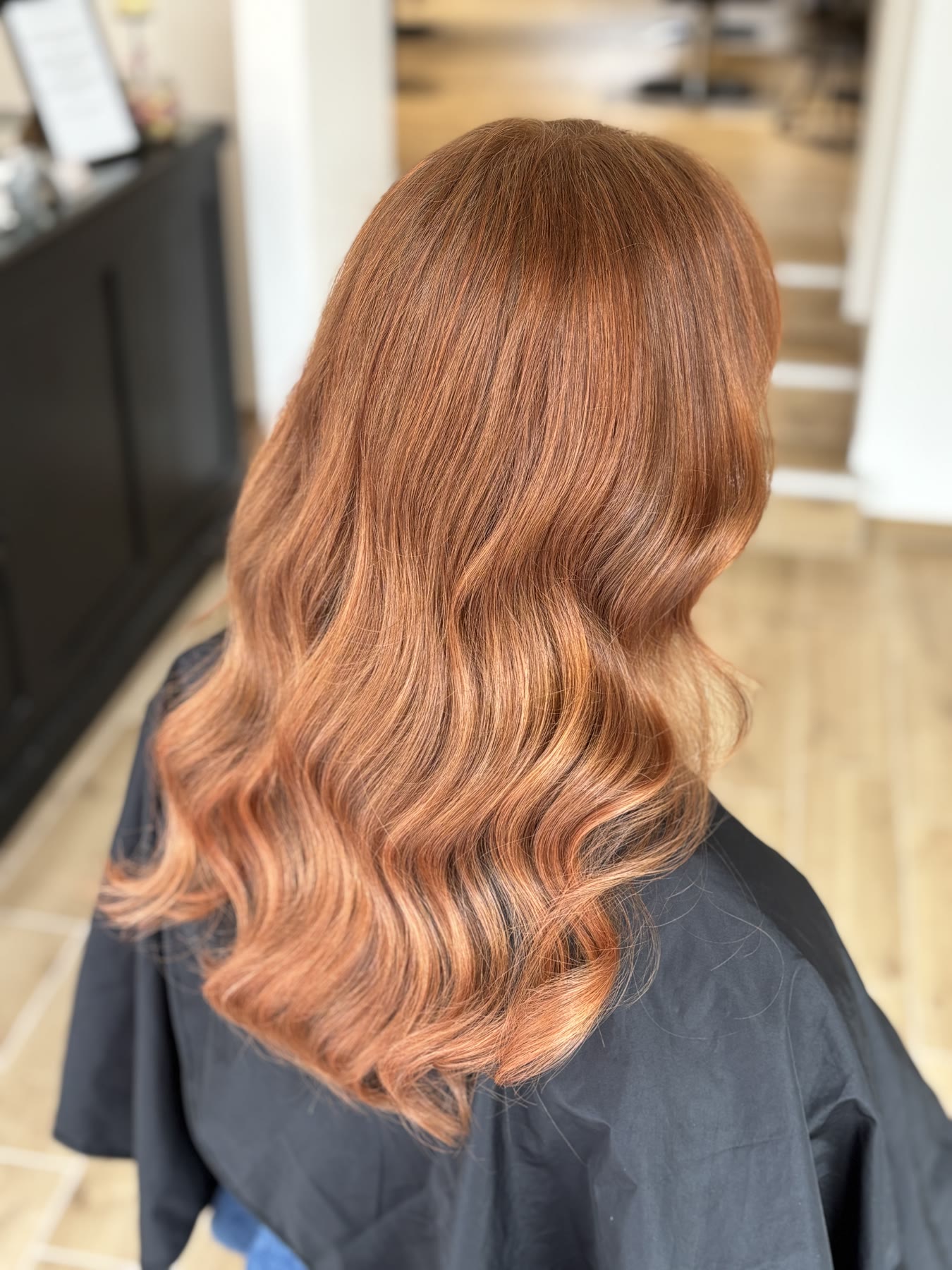 Kupferfarbene Haararbeit von Hair by Serfi